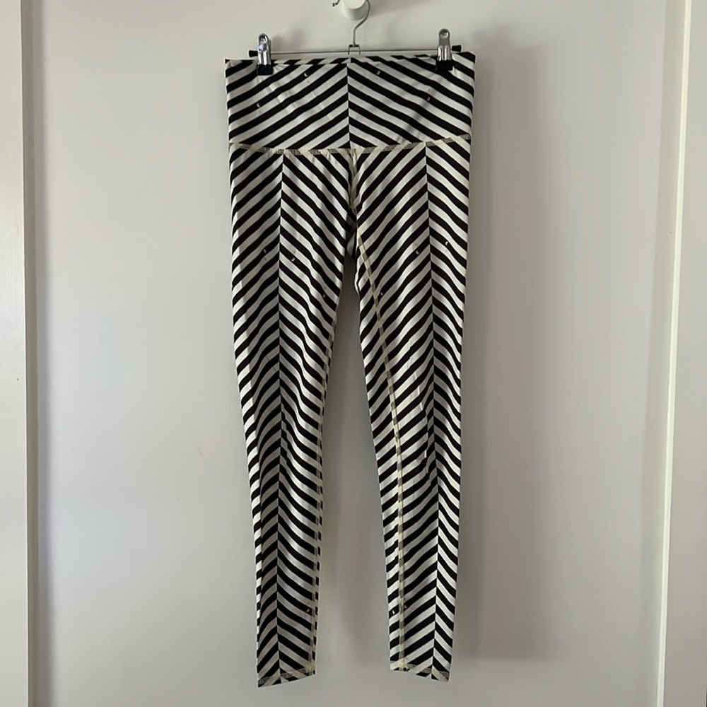 Teeki striped leggings / yoga pants /  tiny yin yang / size medium